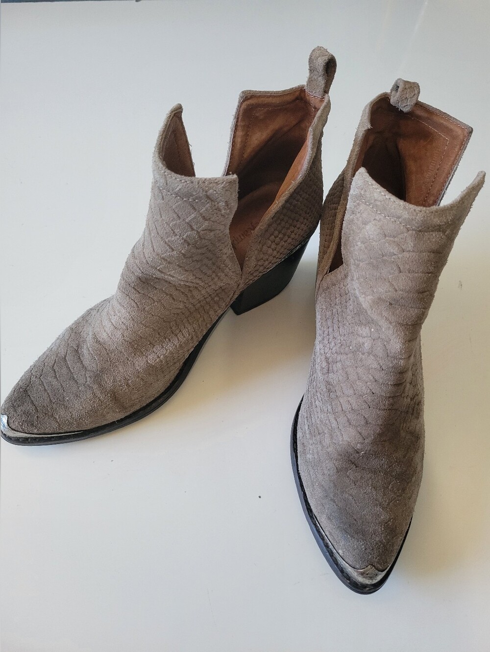 Jeffrey Campbell Womens Cromwell Taupe Suede Pointed Toe Ankle Boots 8
